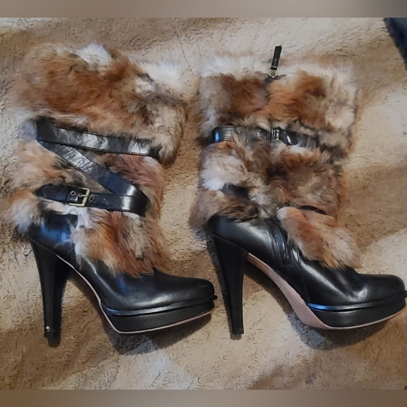 UGG Black and Brown Fur Heeled Boots - Picture 2 of 9